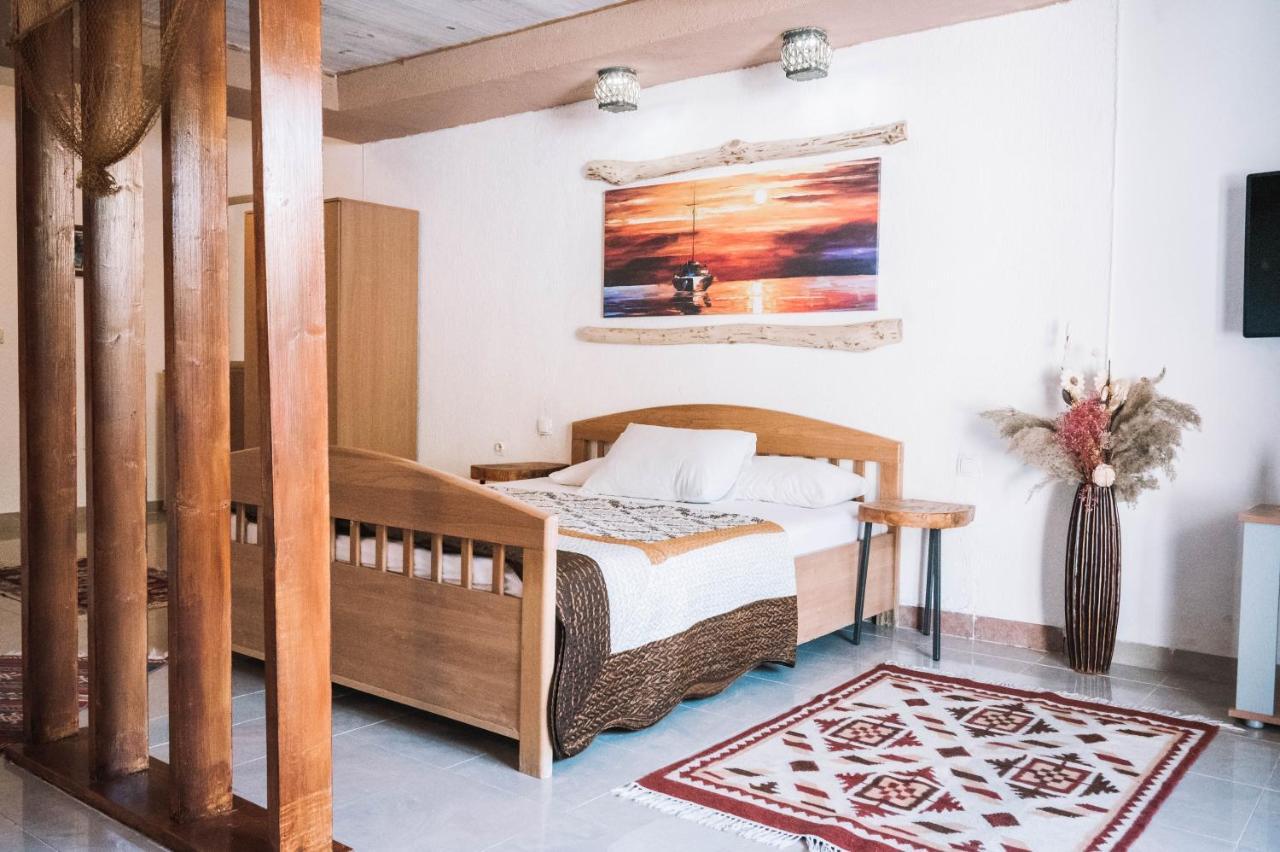Bivalvia Apartments