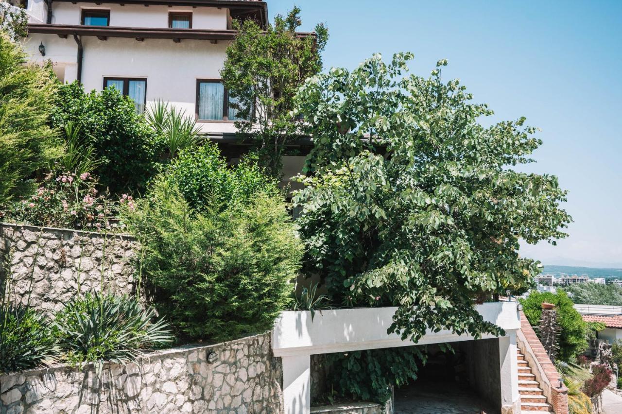 Bivalvia Apartments *